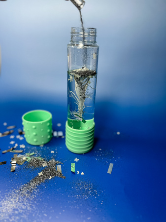 Jellystone, Sensoryczna butelka DIY Świecąca w ciemności