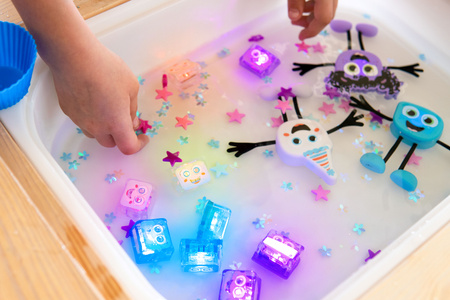 Glo Pals, Party Pal Light-Up Cubes