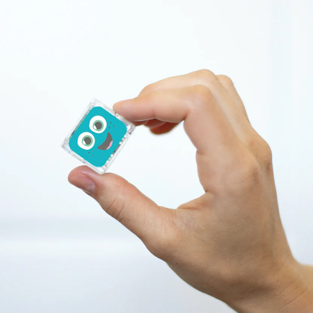 Glo Pals, Blair Light-Up Cubes