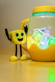 Glo Pals, Słoik sensoryczny do napełnienia wodą, kolor żółty