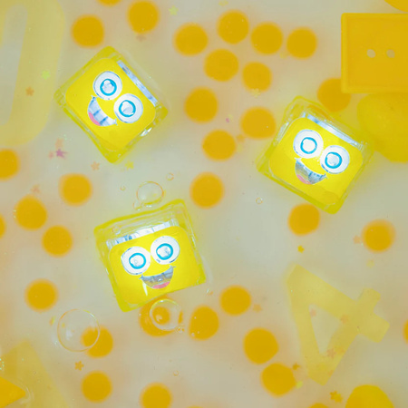 Glo Pals, Alex Light-Up Cubes