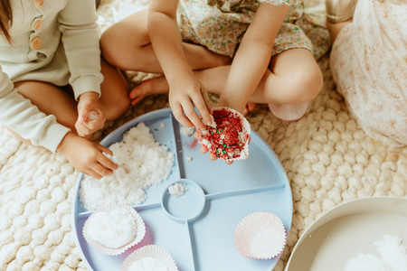 Jellystone, Tacka sensoryczna Play Tray Soft Blue 2w1 pojemnik niebieski